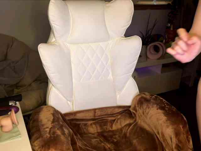 RichHouseWife webcam