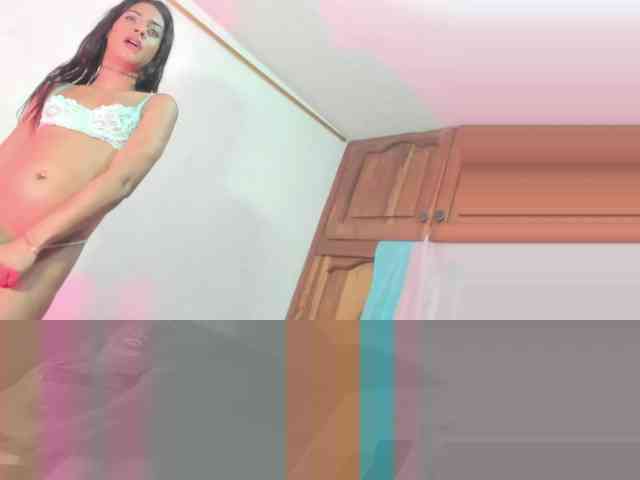 Itsme-Daniela Live Webcam on BongaCams