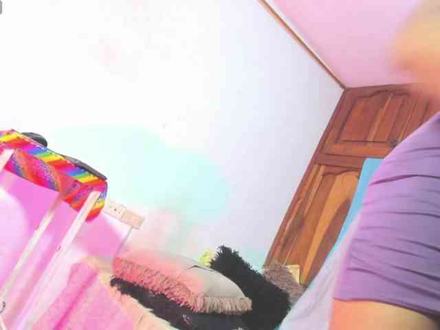 Itsme-Daniela Live Webcam on BongaCams