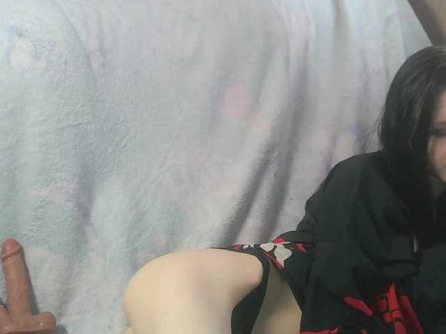 White-snow live cam on BongaCams