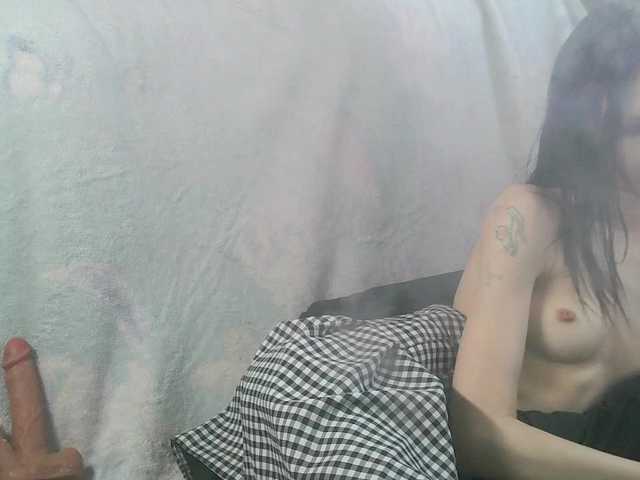 White-snow live cam on BongaCams