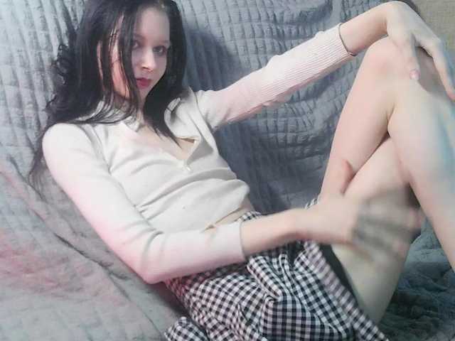 White-snow live cam on BongaCams