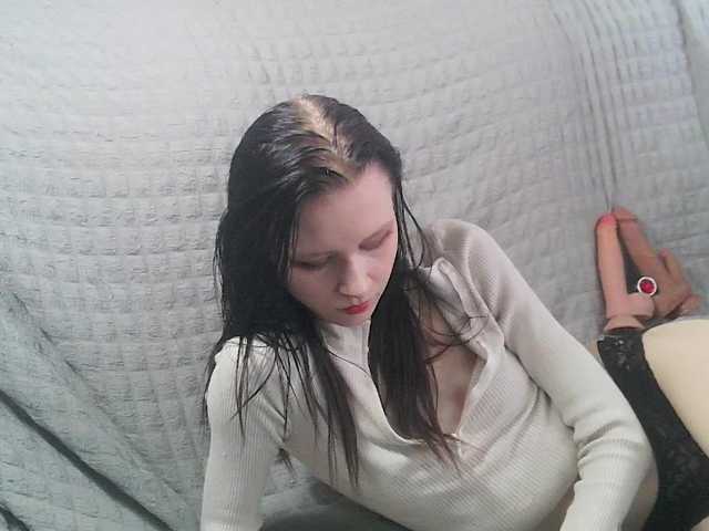 White-snow live cam on BongaCams