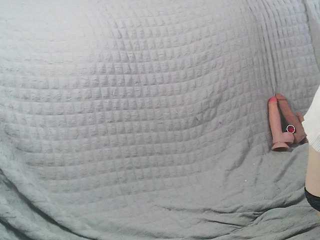 White-snow live cam on BongaCams