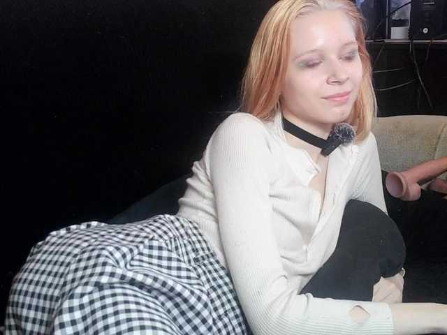 White-snow live cam on BongaCams