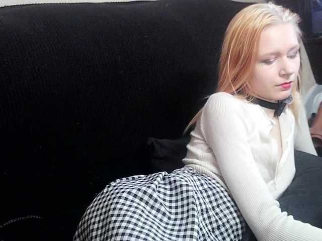 White-snow live cam on BongaCams