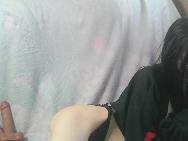 White-snow live cam on BongaCams