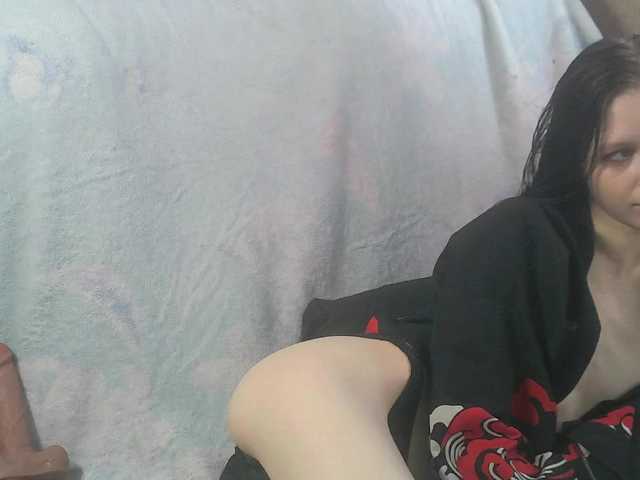 White-snow live cam on BongaCams