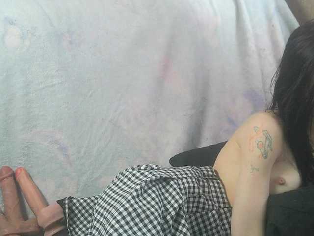 White-snow live cam on BongaCams