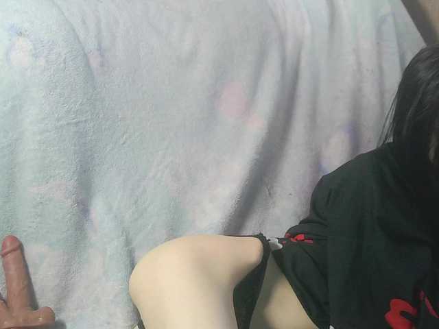 White-snow live cam on BongaCams