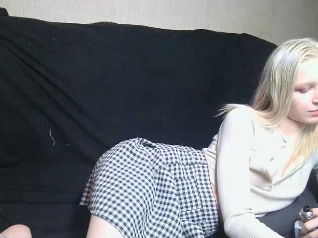 White-snow live cam on BongaCams