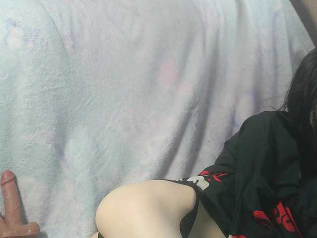 White-snow live cam on BongaCams