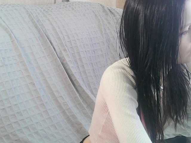 White-snow live cam on BongaCams