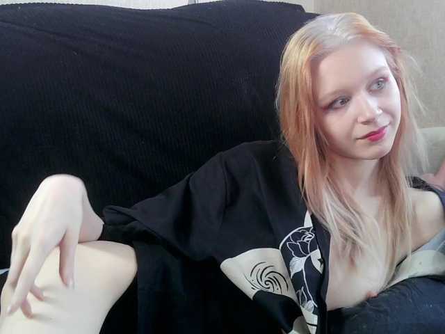 White-snow live cam on BongaCams