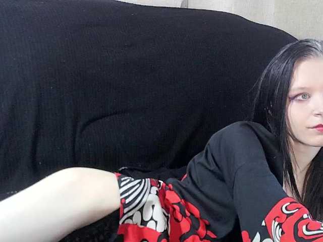 White-snow live cam on BongaCams