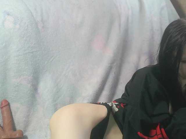 White-snow live cam on BongaCams