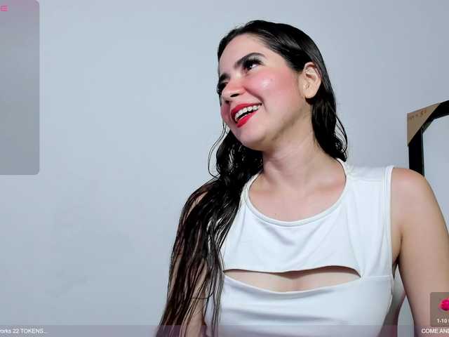 le modèle SweetieandJuiicy est en webcam porno dans un show sur le site bongacams, il possède les tags suivants: Latino/Hispanic,Brunette,Shaved