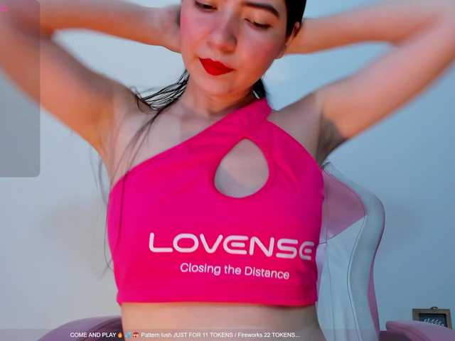 SweetieandJuiicy live cam on BongaCams