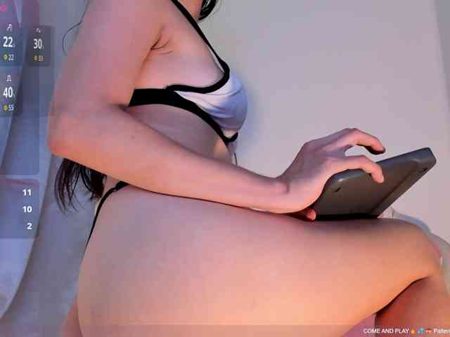 SweetieandJuiicy webcam
