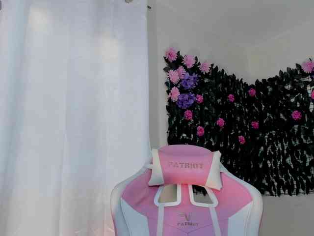 SweetieandJuiicy webcam