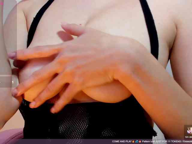 SweetieandJuiicy Live Webcam on BongaCams