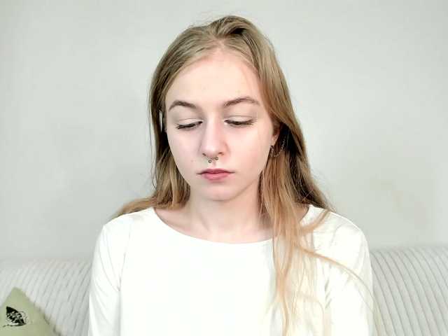 MiaMeowa's BongaCams show and profile