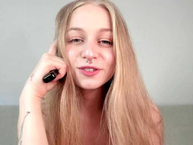 MiaMeowa live cam on BongaCams