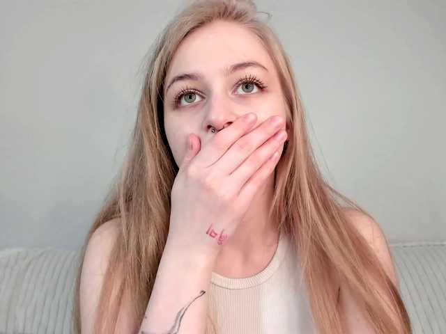 MiaMeowa's BongaCams show and profile