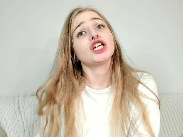 MiaMeowa's BongaCams show and profile