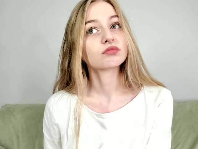 MiaMeowa's BongaCams show and profile