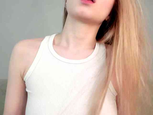 MiaMeowa webcam
