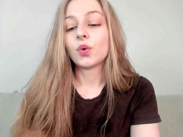 MiaMeowa webcam
