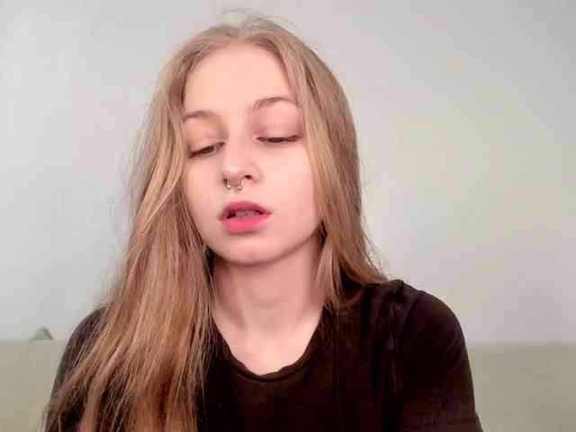 MiaMeowa webcam