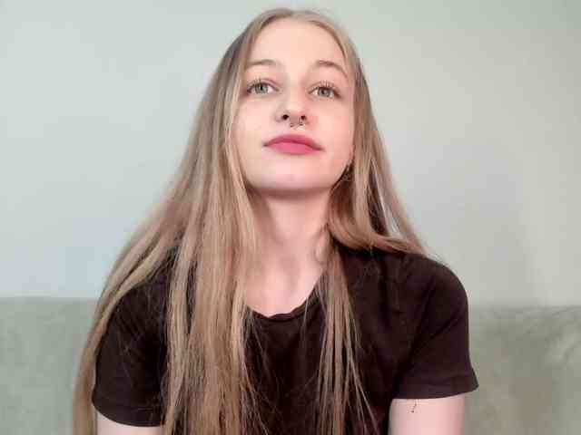 MiaMeowa webcam