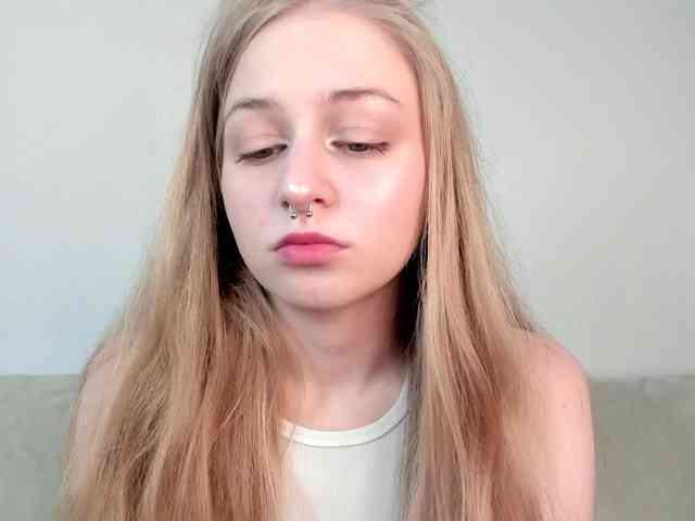 MiaMeowa webcam