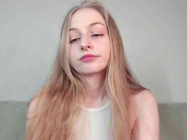 MiaMeowa webcam