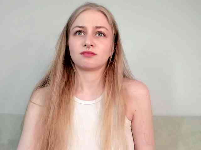 This model is live right now. MiaMeowa