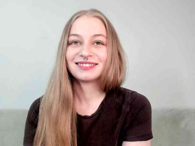 MiaMeowa webcam