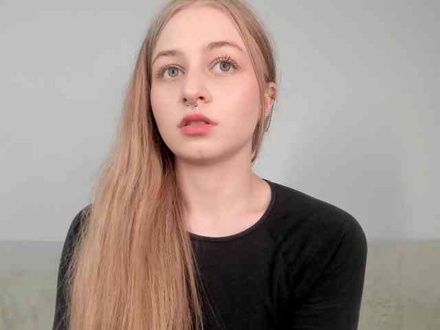 MiaMeowa webcam