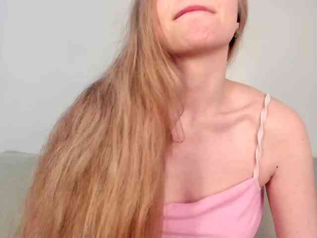 MiaMeowa webcam