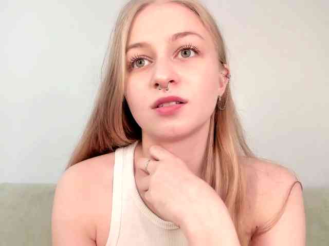 MiaMeowa webcam