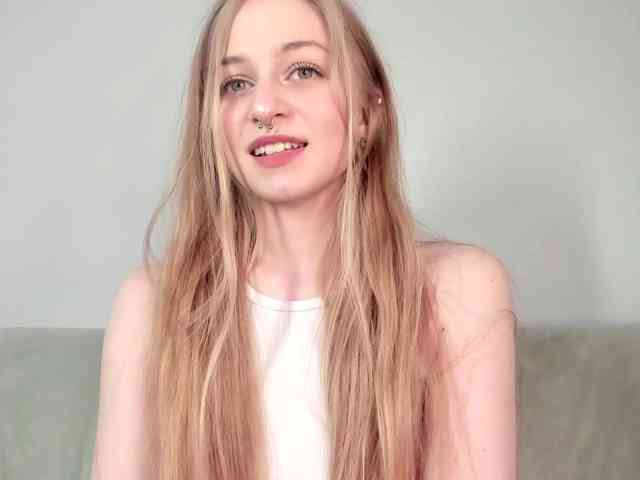 MiaMeowa webcam