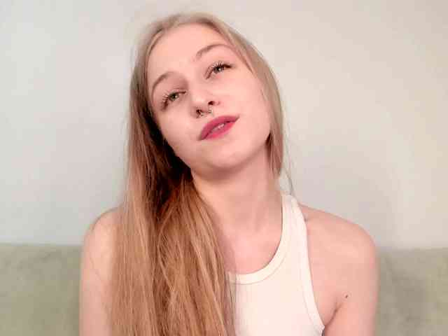 MiaMeowa webcam
