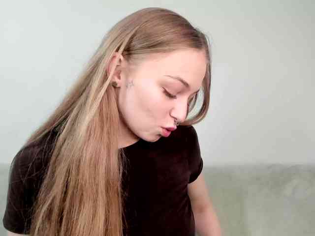 MiaMeowa webcam