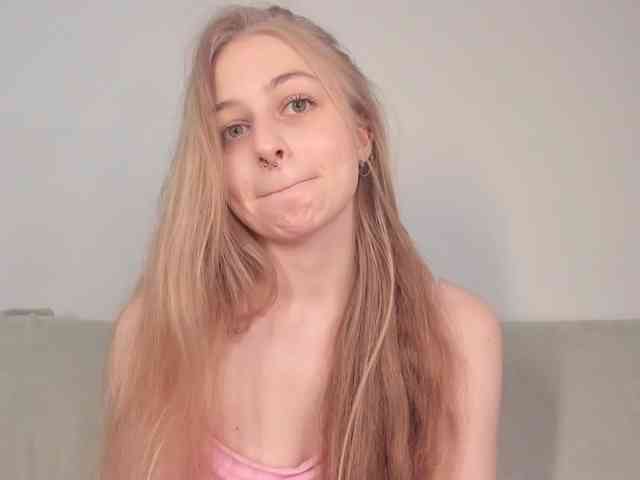 MiaMeowa webcam