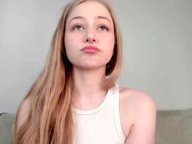 MiaMeowa webcam