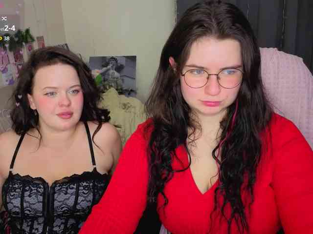 Kitty-and-Hannah webcam