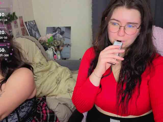 Kitty-and-Hannah webcam