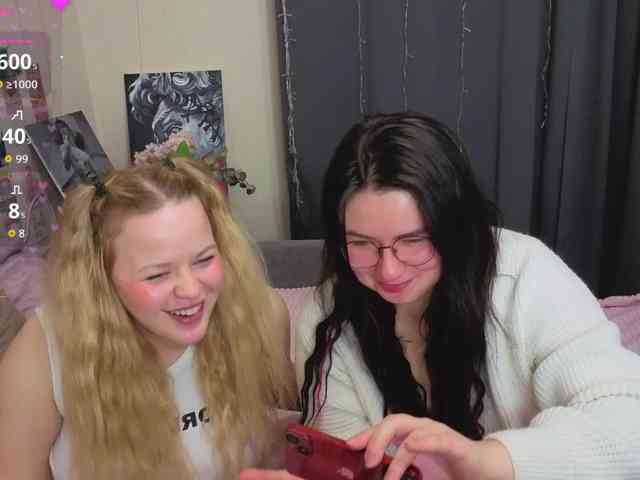 Kitty-and-Hannah webcam