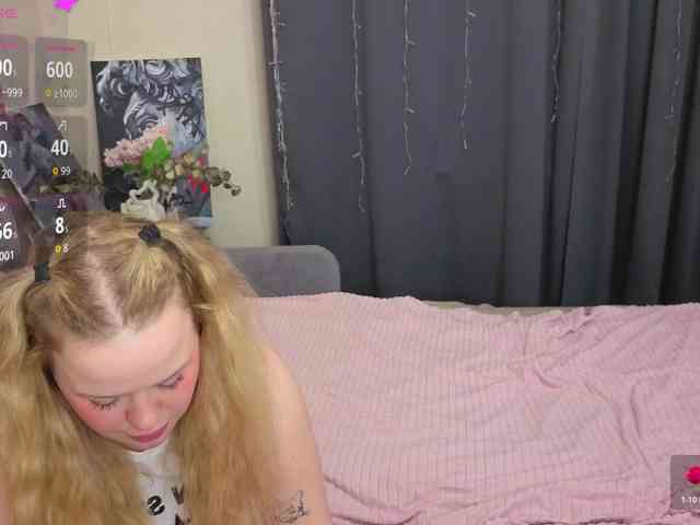 Kitty-and-Hannah webcam